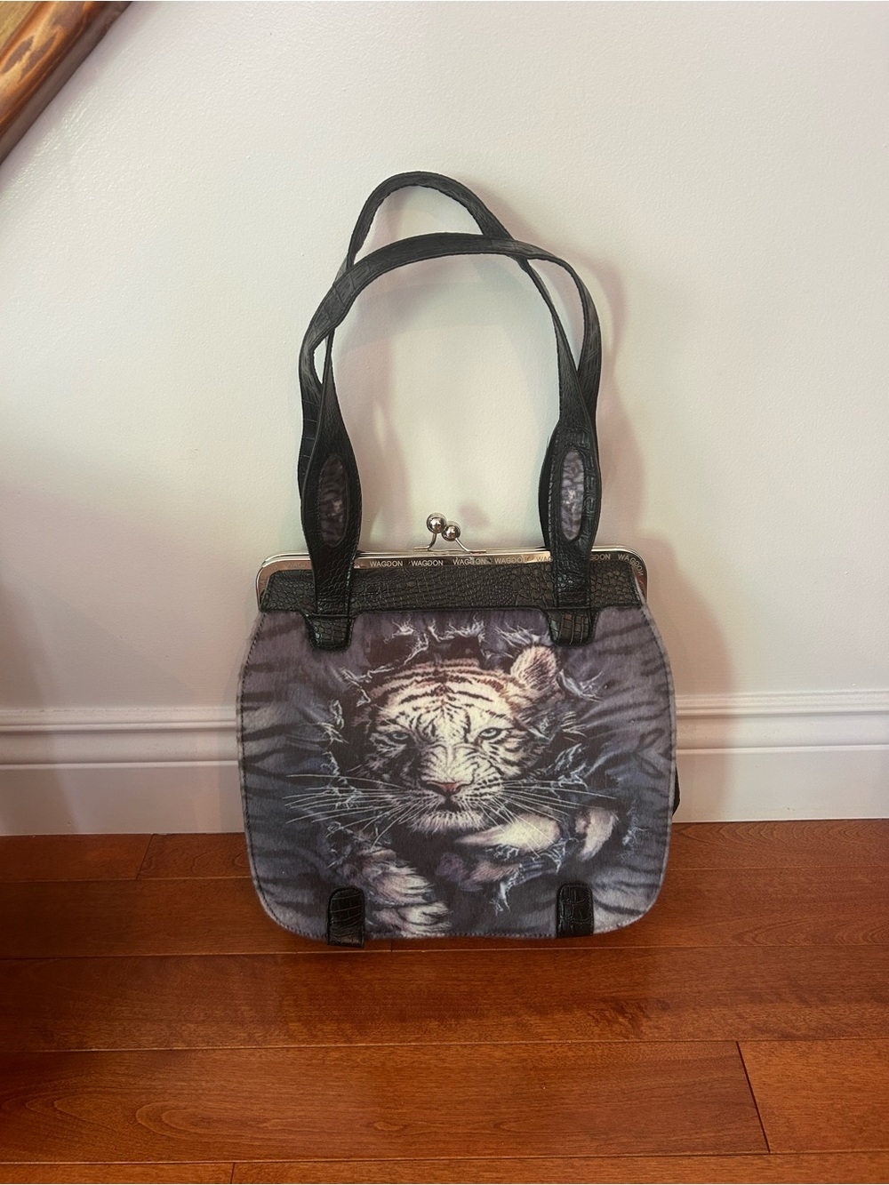 Beautiful Gray Tiger-Print Tote with Black Trim❤️